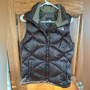 The North Face 550 Brown Puffer Vest Size M